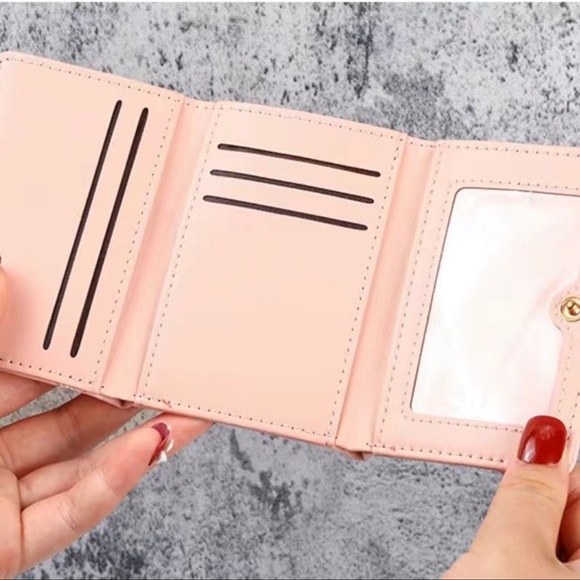 - Cute dinosaur wallet ONE LEFT - Picture 2 of 3